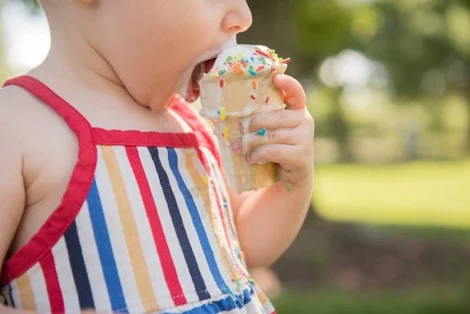 Makan Es Krim Saat Anak Demam