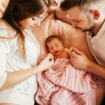 Anak Lebih Mirip Ayah atau Bunda? Ini Faktor Penentunya